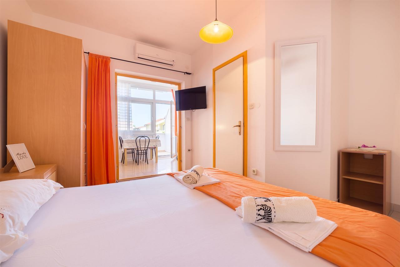 Apartments Zanze Vodice Esterno foto