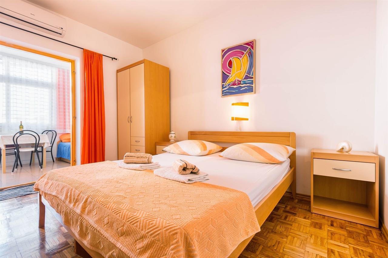 Apartments Zanze Vodice Esterno foto
