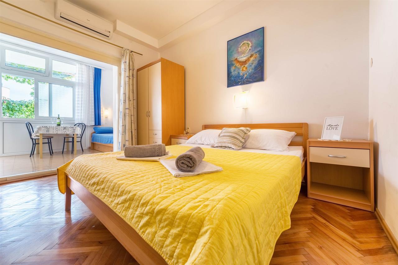 Apartments Zanze Vodice Esterno foto